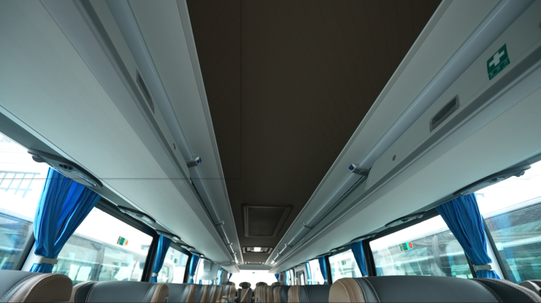 行業(yè)最大批量！宇通100輛高端旅游客車(chē)交付新疆