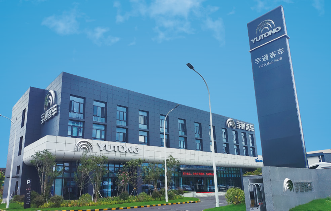 行業(yè)最大批量！宇通100輛高端旅游客車(chē)交付新疆