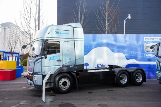 實力見證 | 多款新品首發(fā)，宇通重卡春季新品發(fā)布會隆重舉行