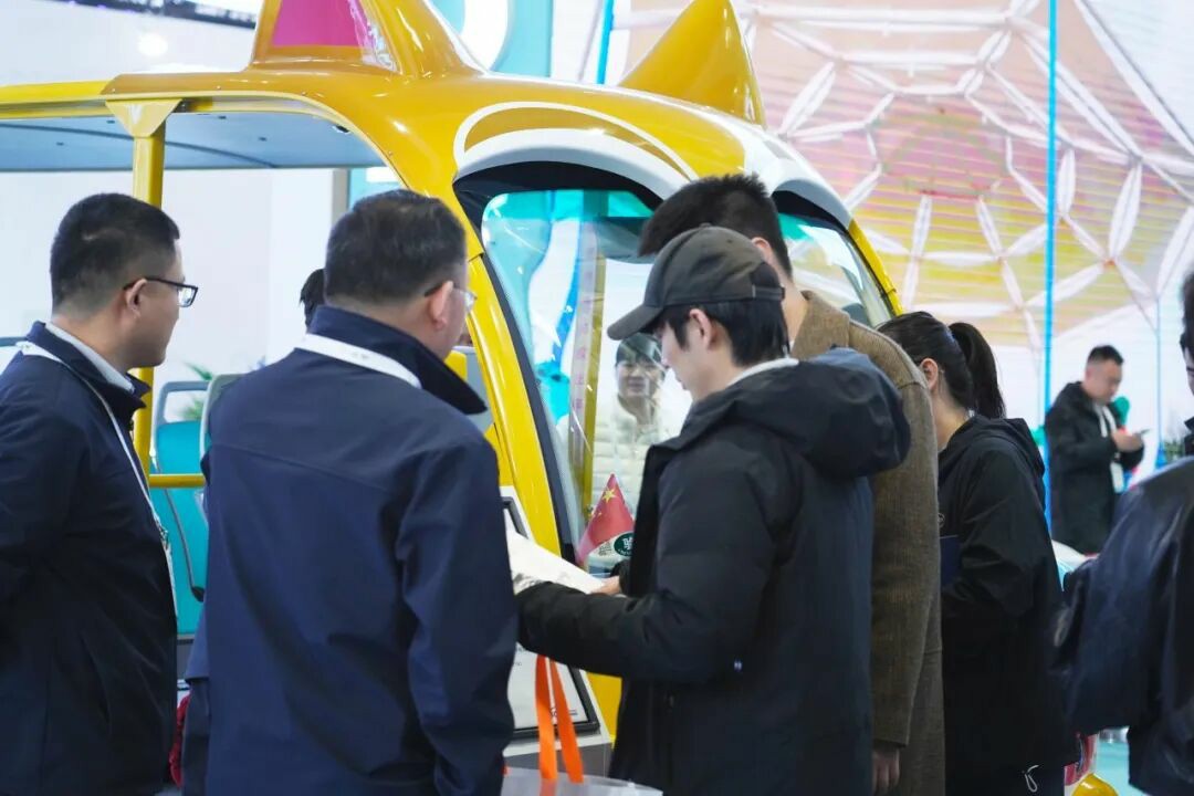 誠(chéng)邀共赴 | 宇通專用車與您相約2025 中國(guó)(鄭州)旅游休閑娛樂(lè)產(chǎn)業(yè)博覽會(huì)