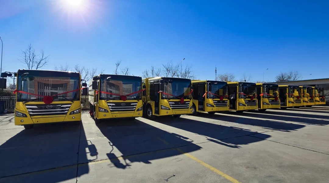 宇通純電動(dòng)高速掃路車批量交付天津，助力綠色養(yǎng)護(hù)升級(jí)！