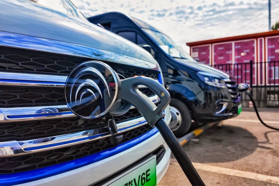 實(shí)力共鑒！宇通天駿V6E榮獲“2025年度用戶信賴引領(lǐng)獎(jiǎng)”