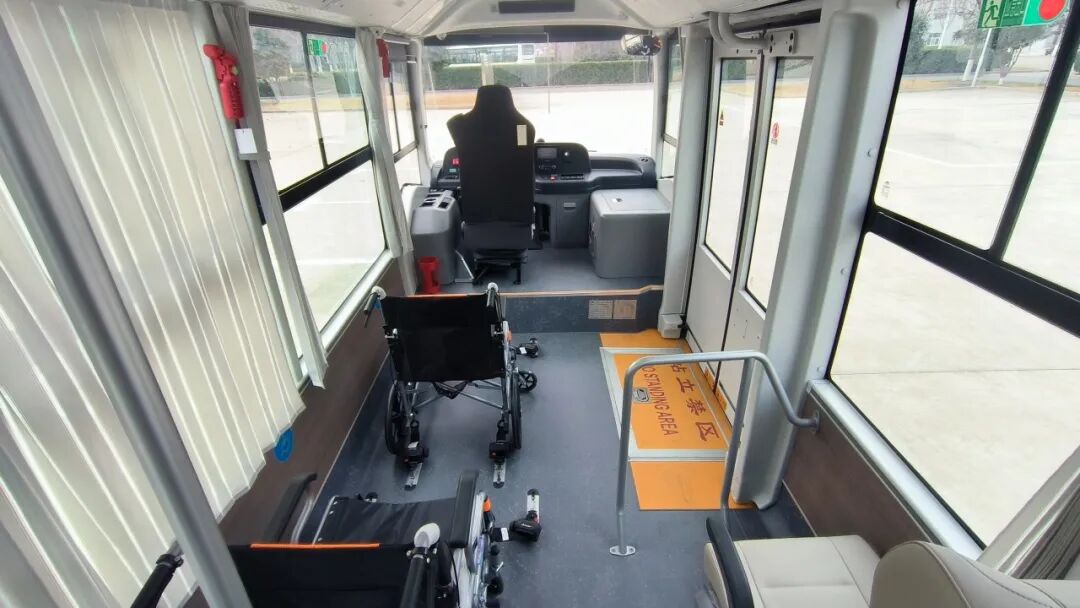 暖心上線！宇通景區(qū)福祉車助力景區(qū)無(wú)障礙升級(jí)建設(shè)