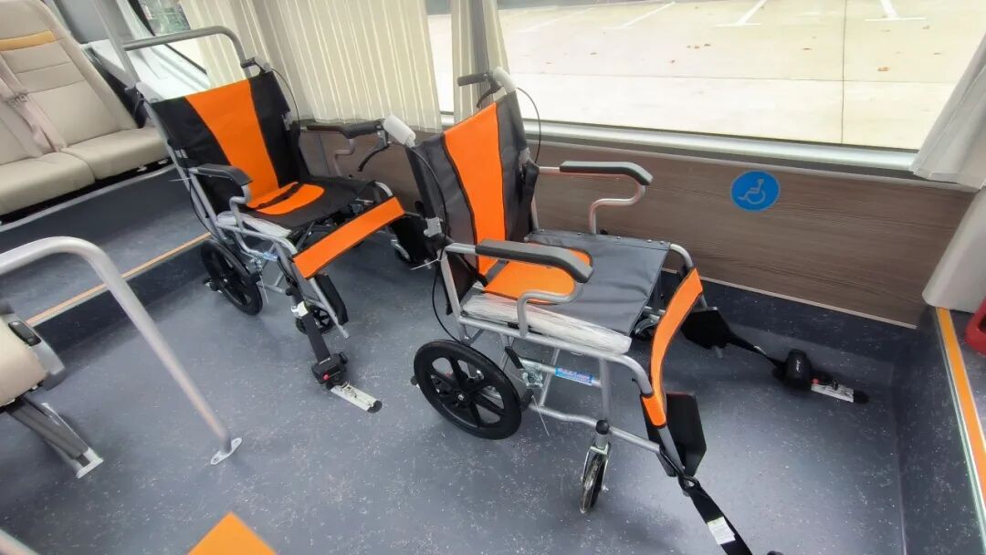 暖心上線！宇通景區(qū)福祉車助力景區(qū)無(wú)障礙升級(jí)建設(shè)